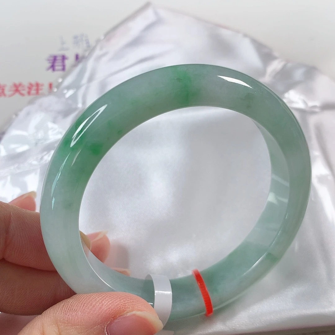 翡翠手镯未镶嵌①⑧⑨