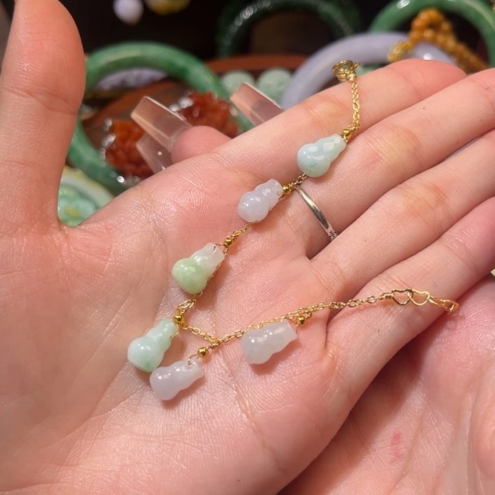 翡翠未镶嵌颈饰待编织