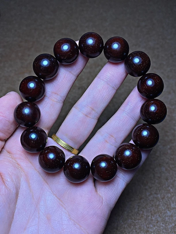 正印度小叶紫檀1.5×15颗.泥料小满星，老料高密玻璃底，盘玩佳品