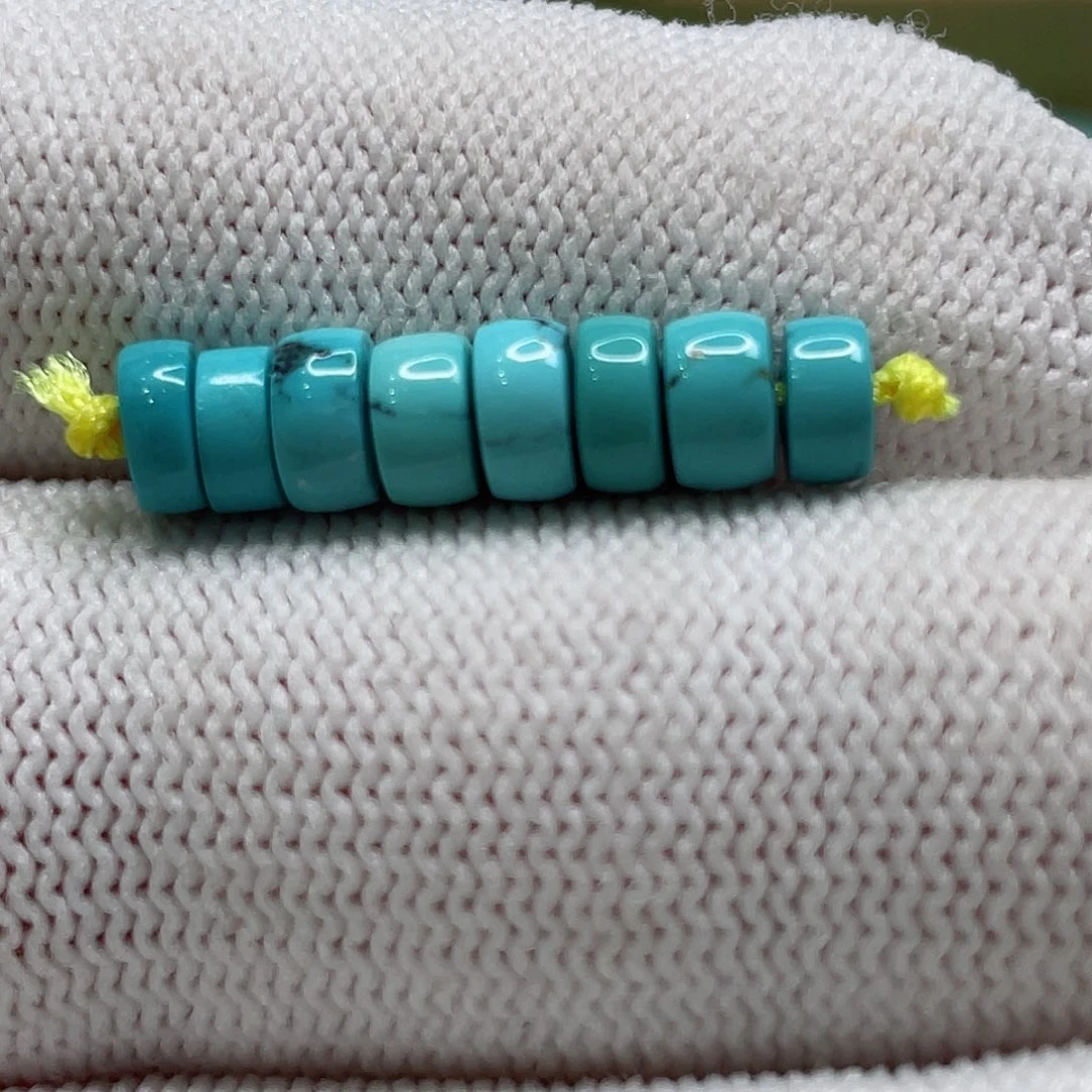 绿松石颈饰未镶嵌