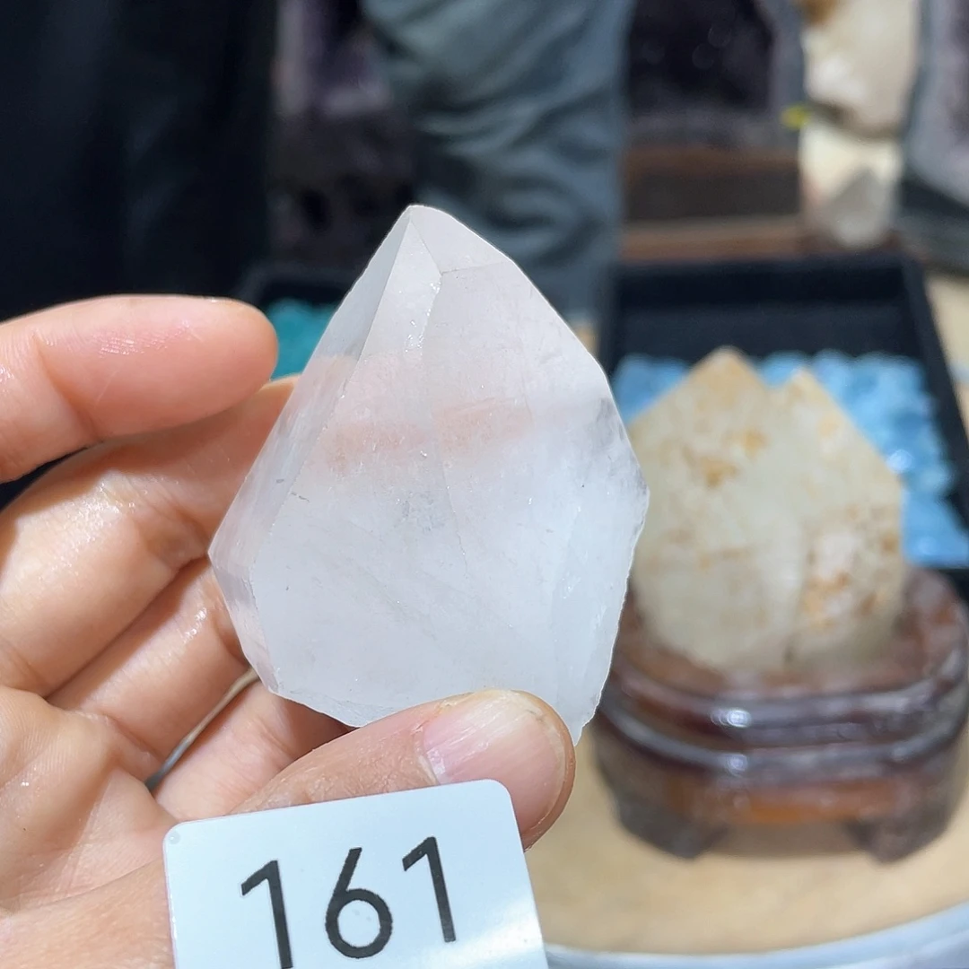 水晶摆件……未镶嵌