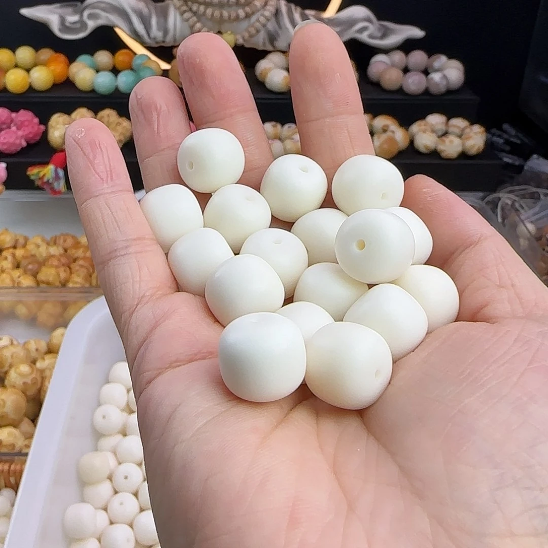 菩提根/象牙果吊坠卡14.6大白兔奶糖16颗