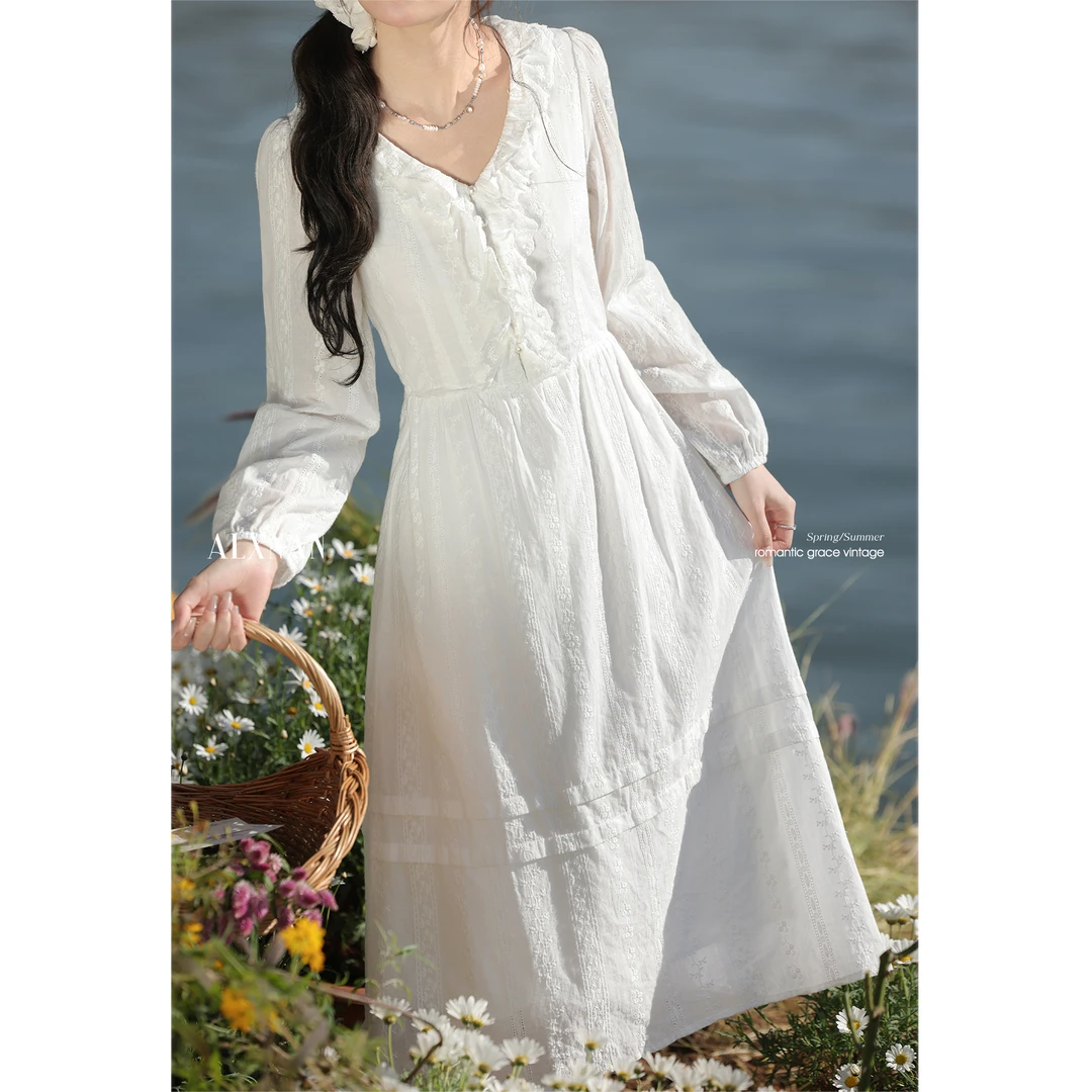 鹿向南「白塔玫瑰」法式气质V领连衣裙春季新款女装收腰裙子L53109