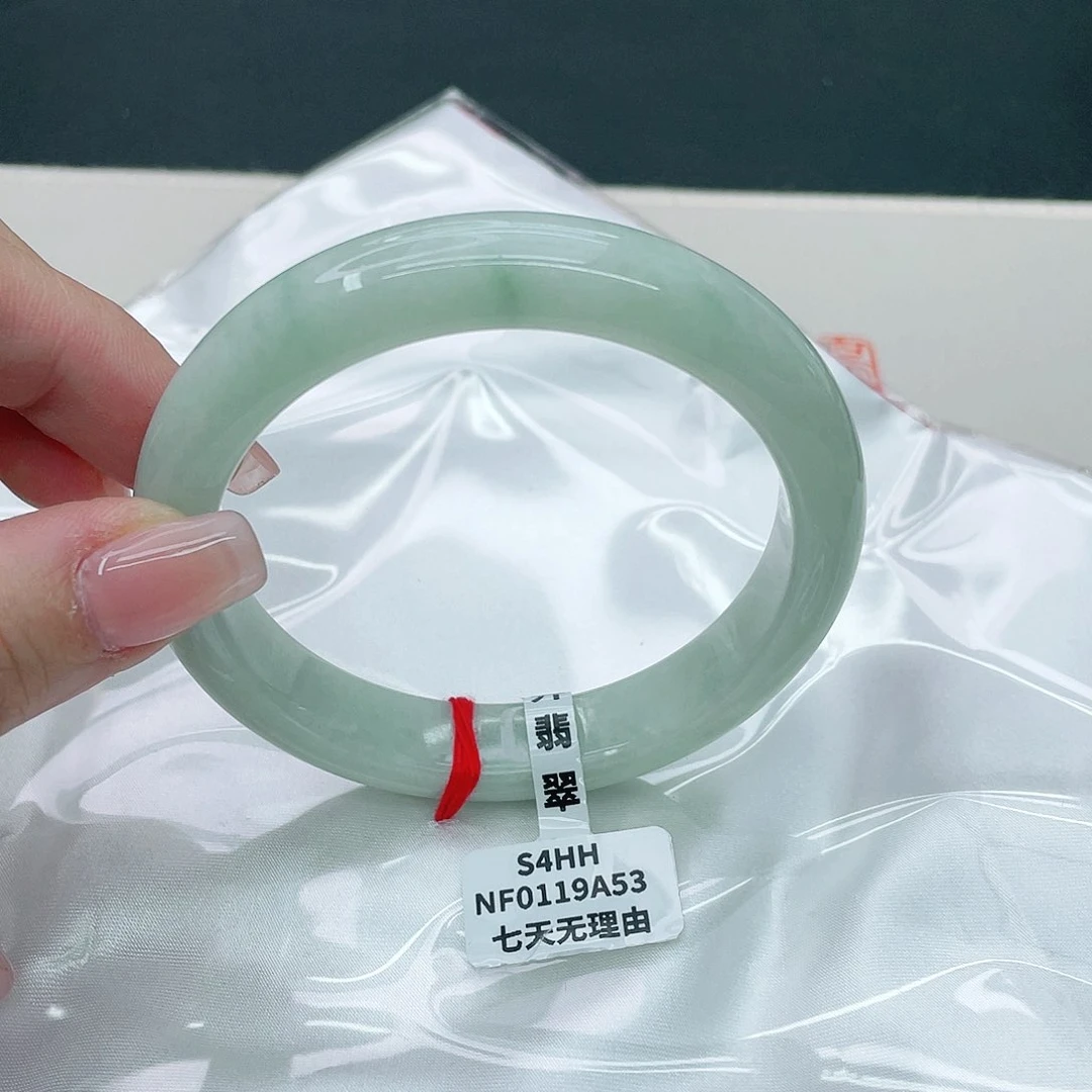 翡翠手镯未镶嵌正62