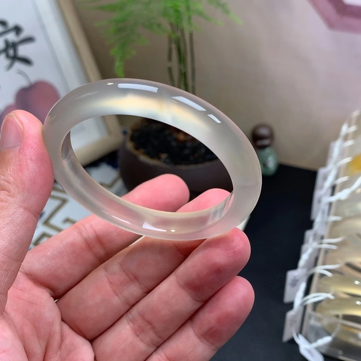 手镯玛瑙/玉髓未镶嵌