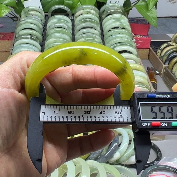 蛇纹石玉未镶嵌手镯39