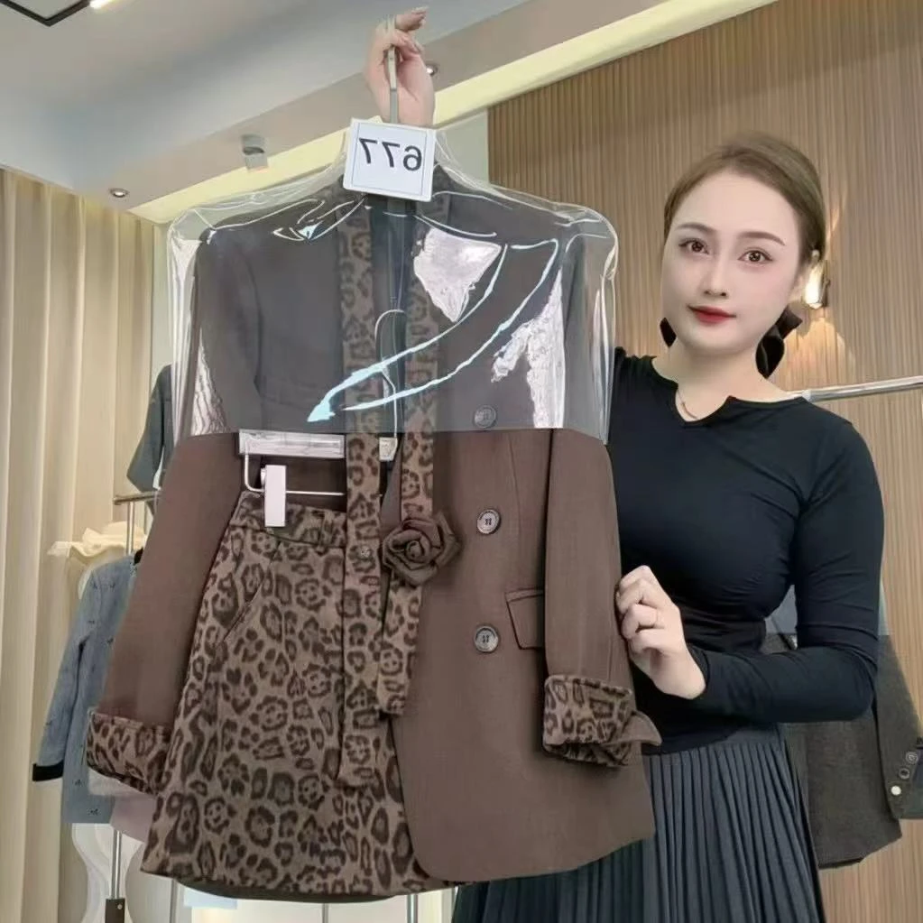 咖啡色豹纹拼接西服飘带V领外套2025秋款气质洋气显瘦短裙三件套
