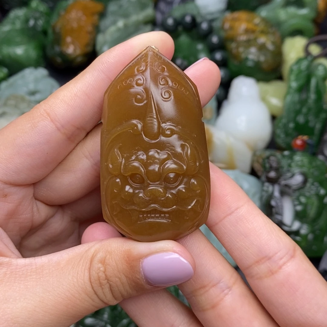 和田玉未镶嵌颈饰山*情