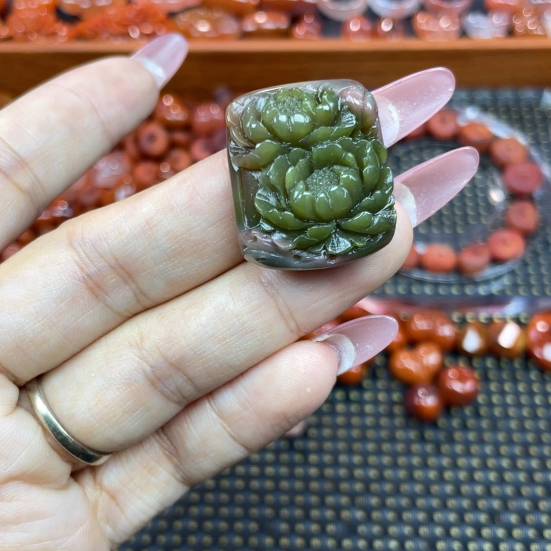 玛瑙/玉髓未镶嵌颈饰吊坠