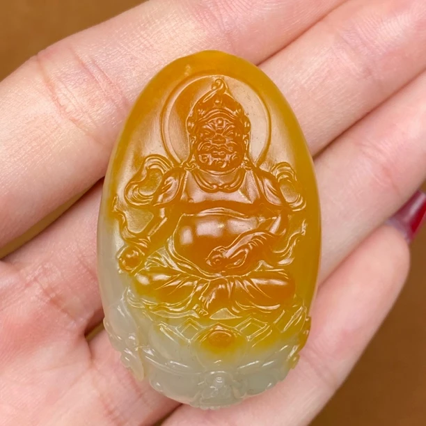 和田玉精雕黄财神挂件