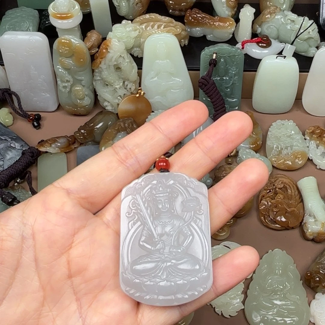 颈饰未镶嵌和田玉（翠青玉）