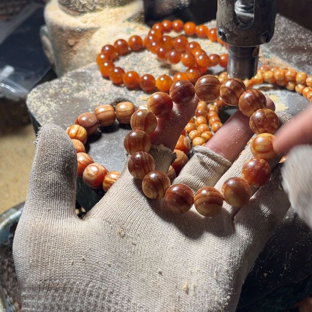 小***。手串/手链松木（琥珀木）1.5穿16颗
