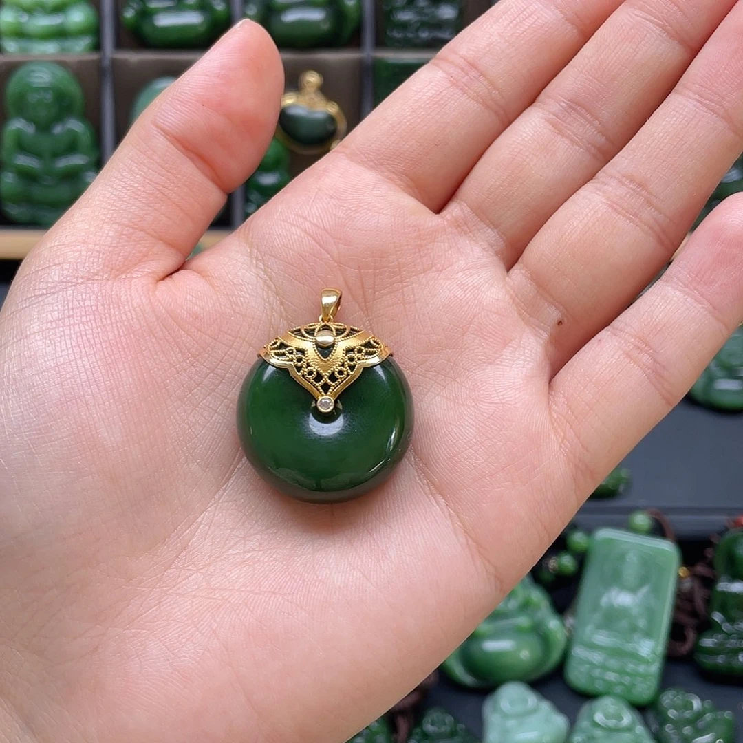 颈饰18K金镶嵌和田玉