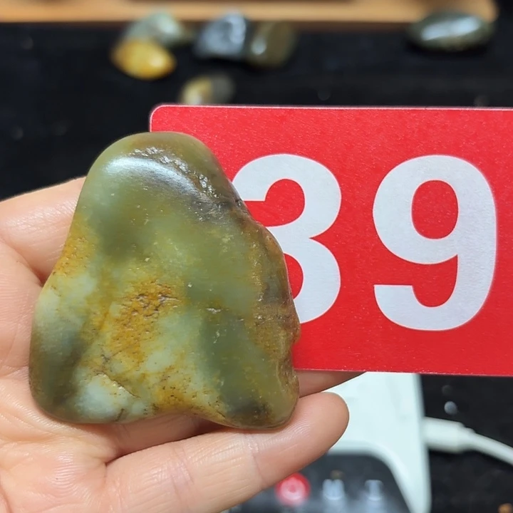 和田玉（糖玉）未镶嵌挂件