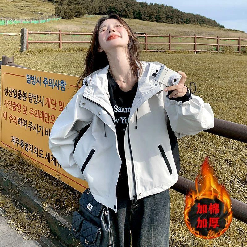 拼色连帽短款冲锋衣外套女2025秋季新款高级感宽松休闲小个子上衣
