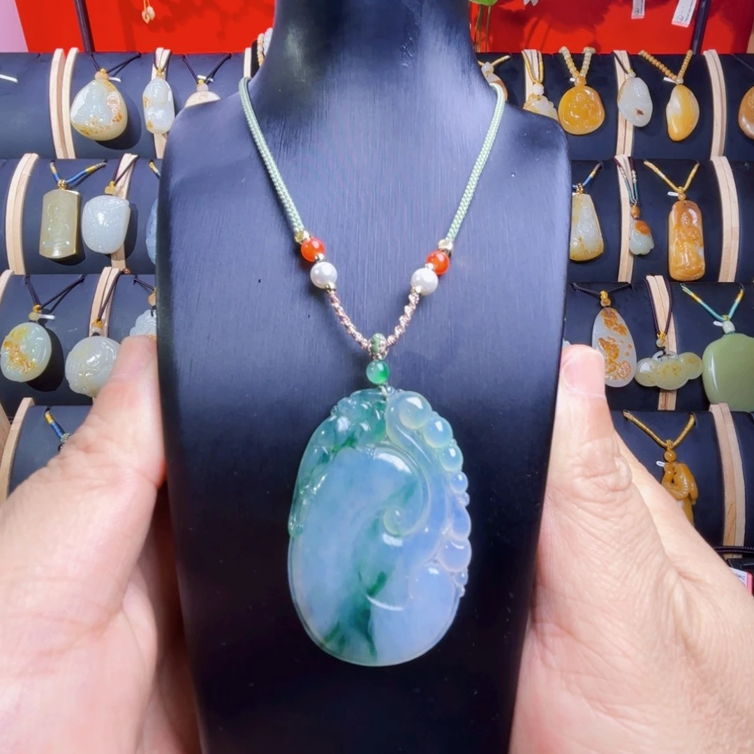 翡翠未镶嵌颈饰天然A货飘绿花翡翠