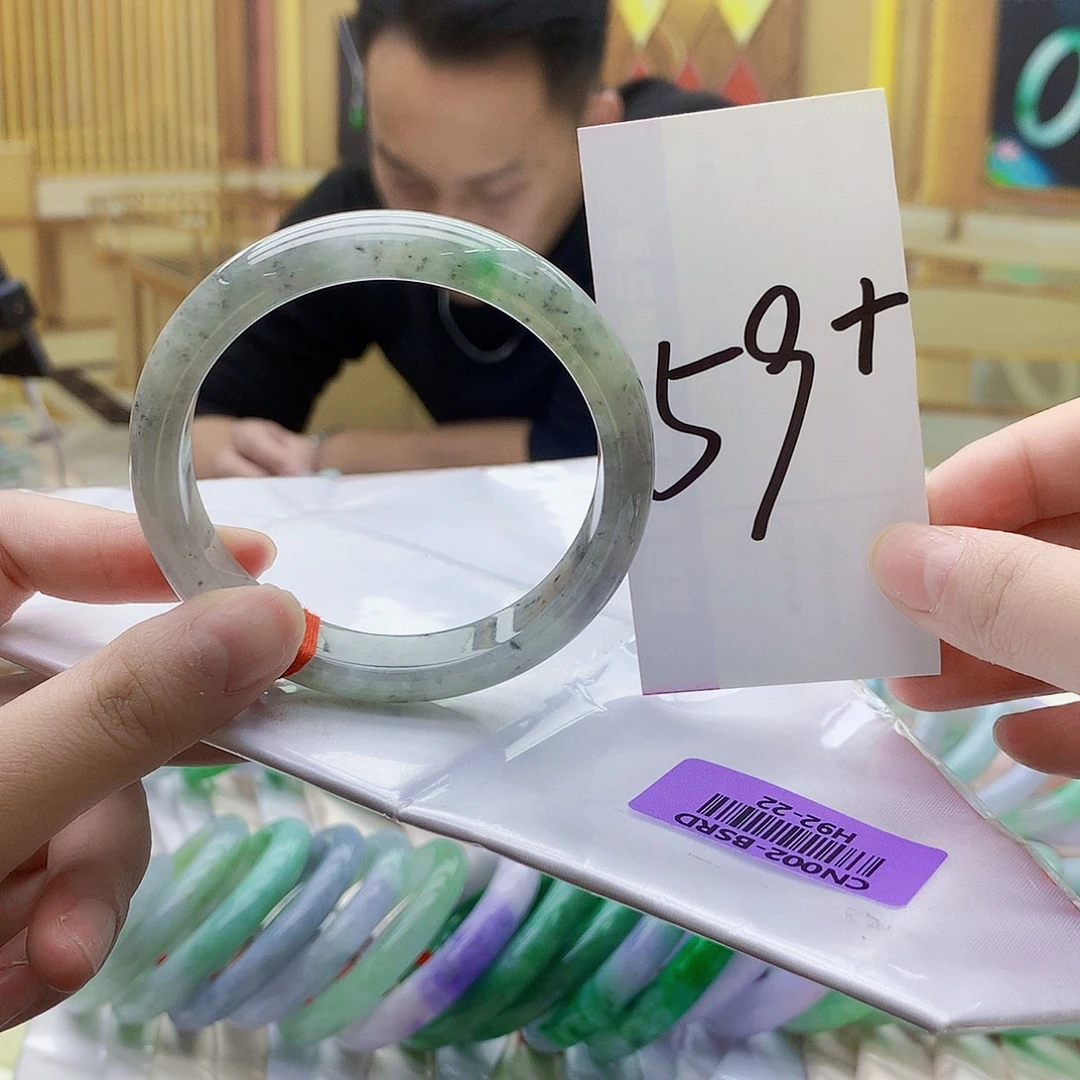 翡翠未镶嵌手镯nn