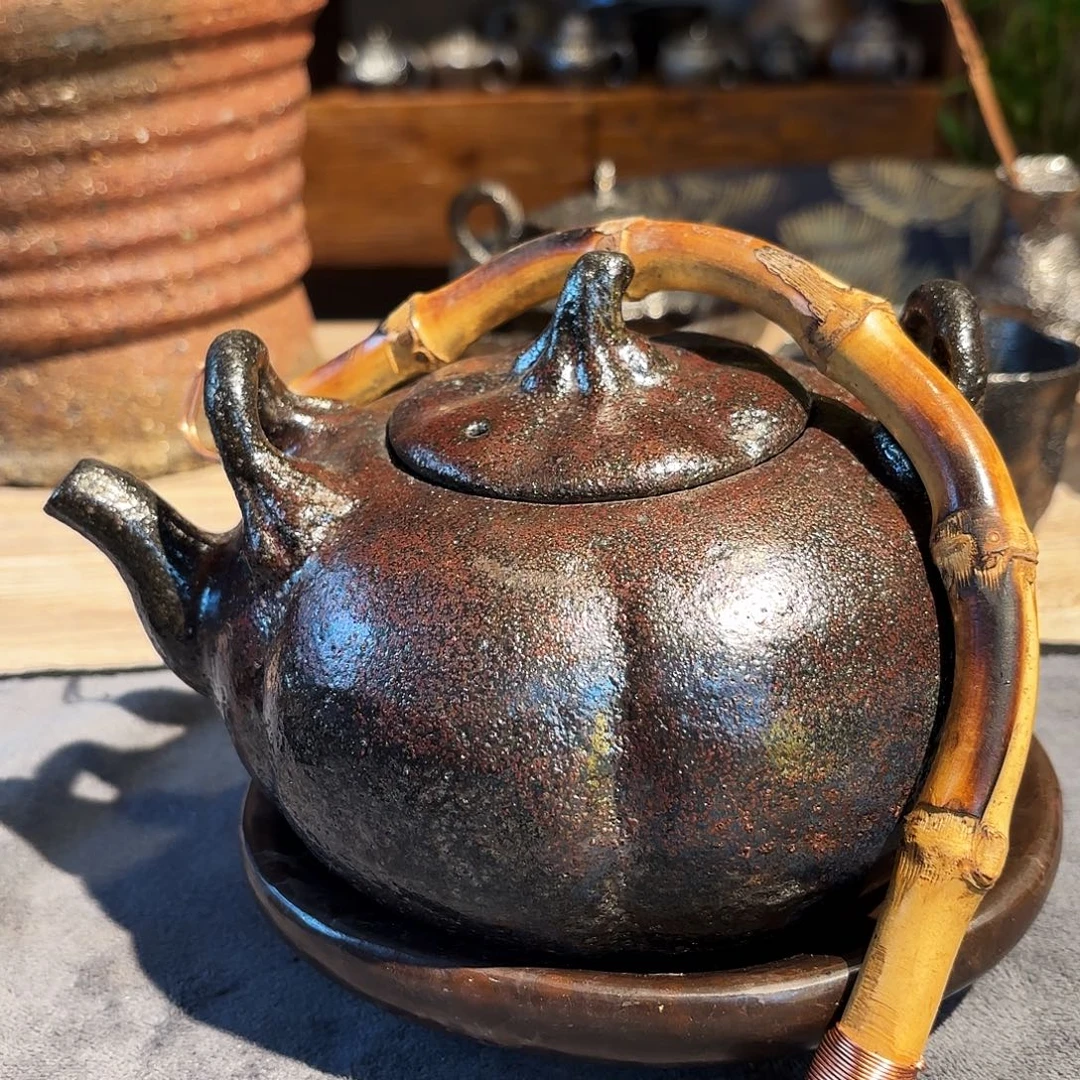 执***年荥经黑砂馒头窑微瑕壶