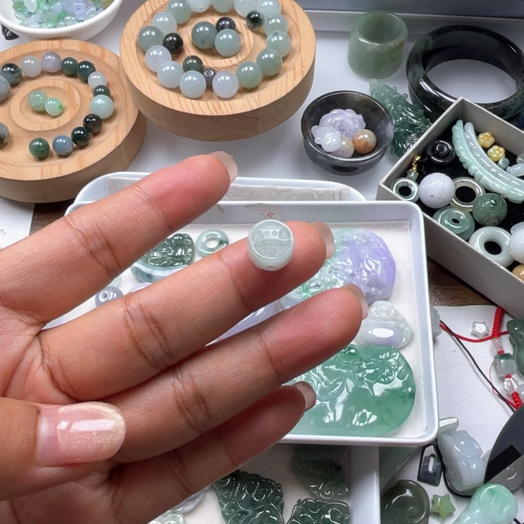 翡翠未镶嵌颈饰67899467