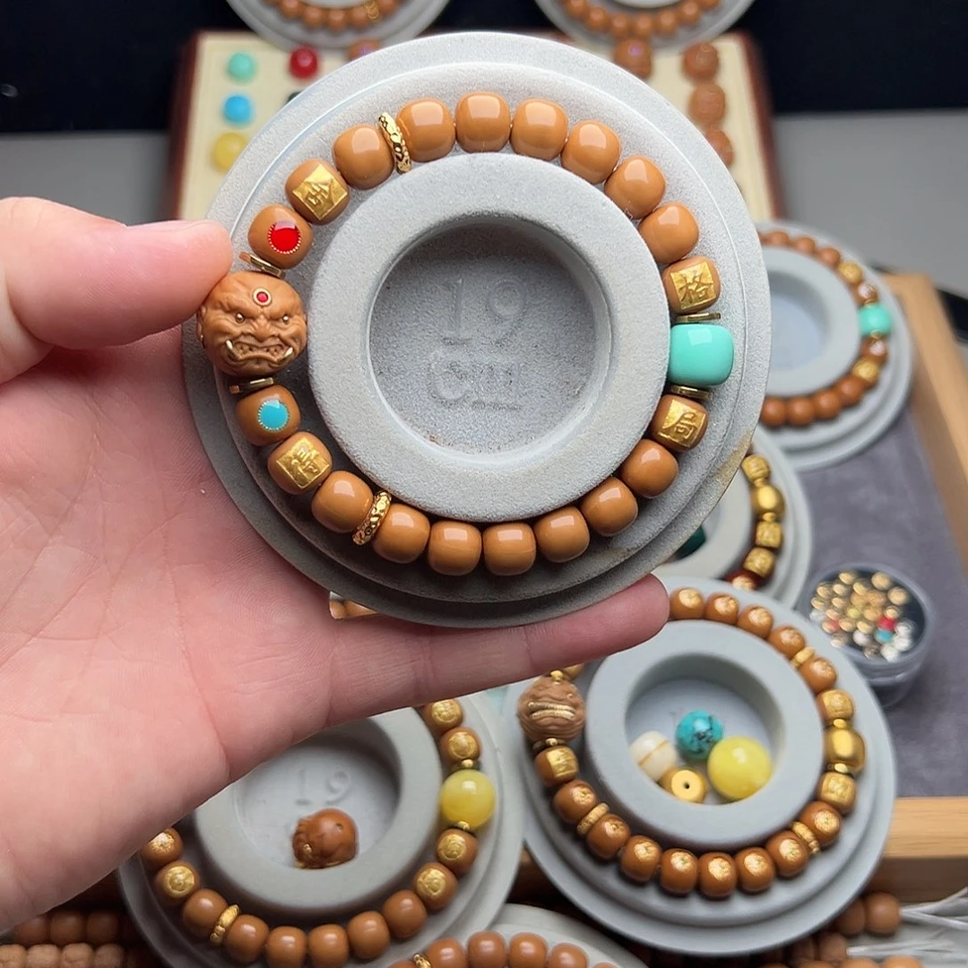 ****雨手串猴头核桃定制。福利