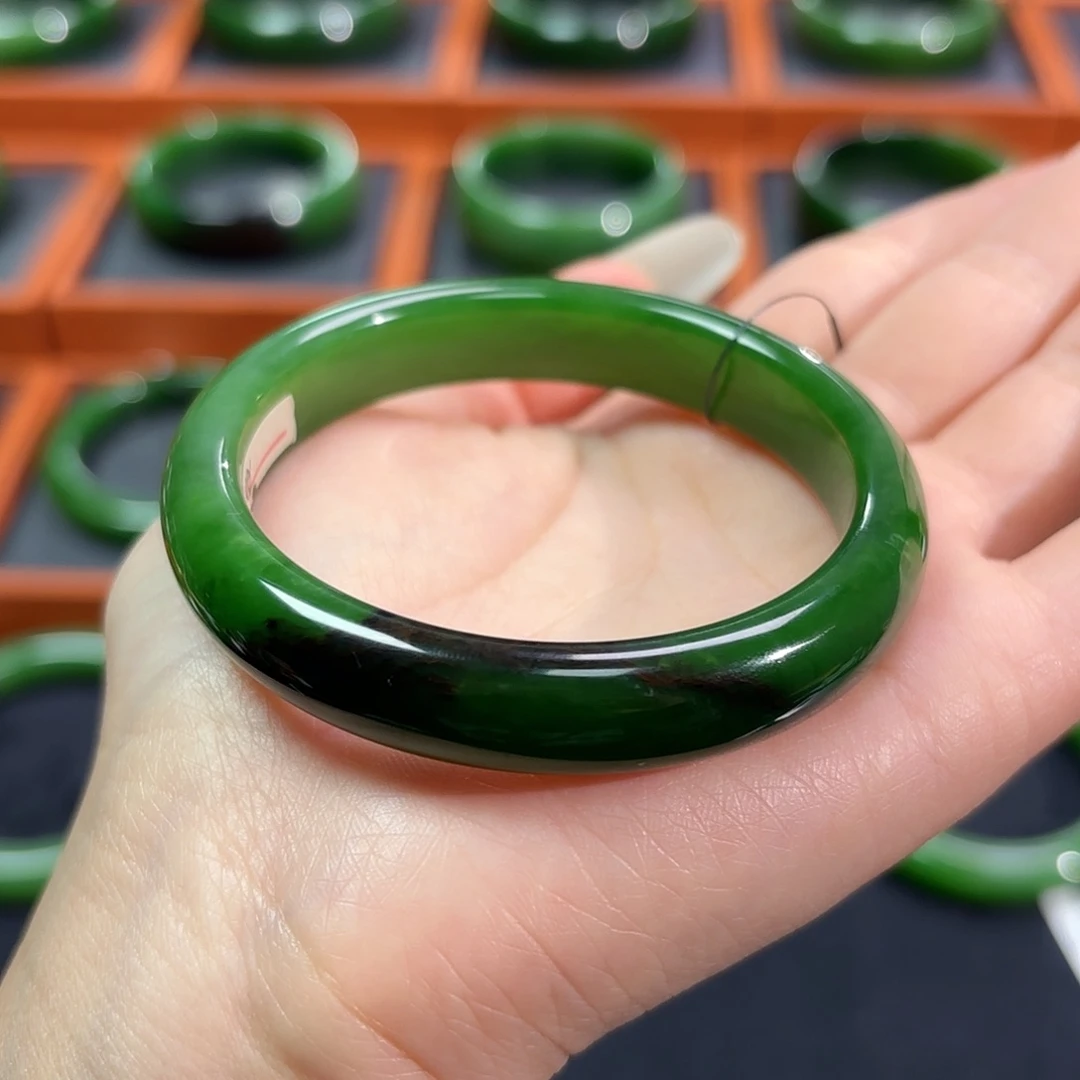 和田玉（碧玉）未镶嵌手镯小正装/红皮辣绿