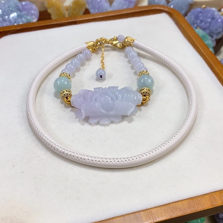 翡翠未镶嵌颈饰翡翠吊坠