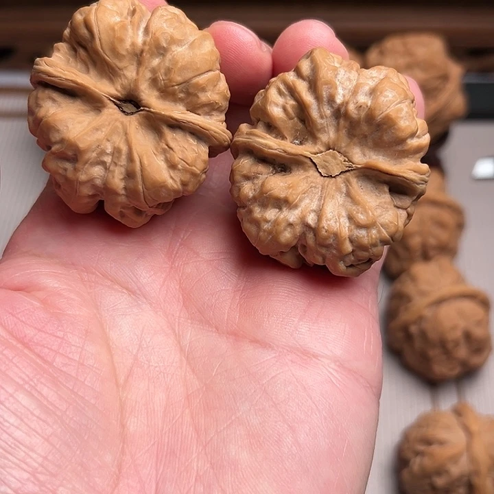 1***3吊坠桃核文玩核桃手把件