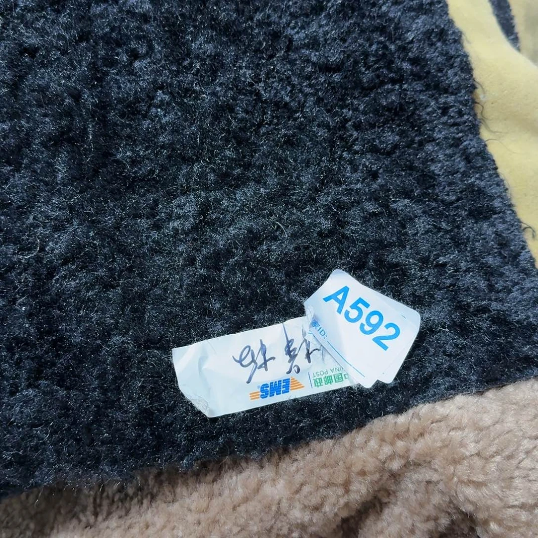 黑色羊羔毛皮毛一体30元3米592