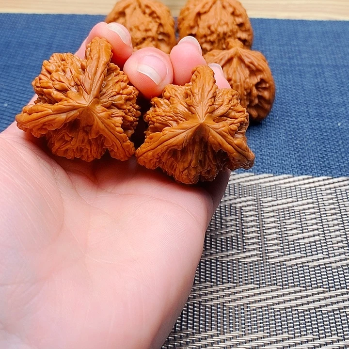 灯***塔吊坠文玩核桃三棱