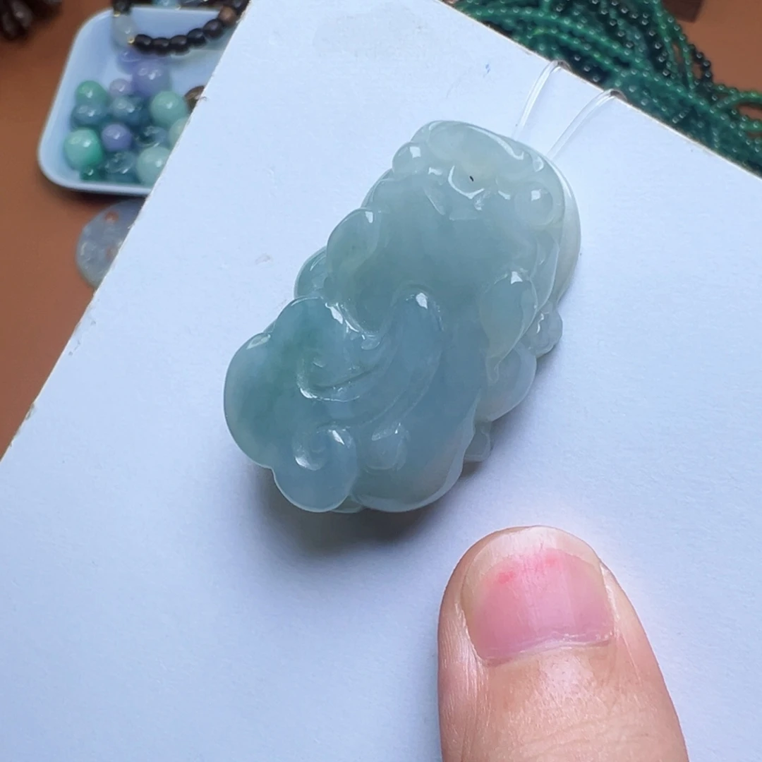 翡翠未镶嵌颈饰翡翠皮丘挂件