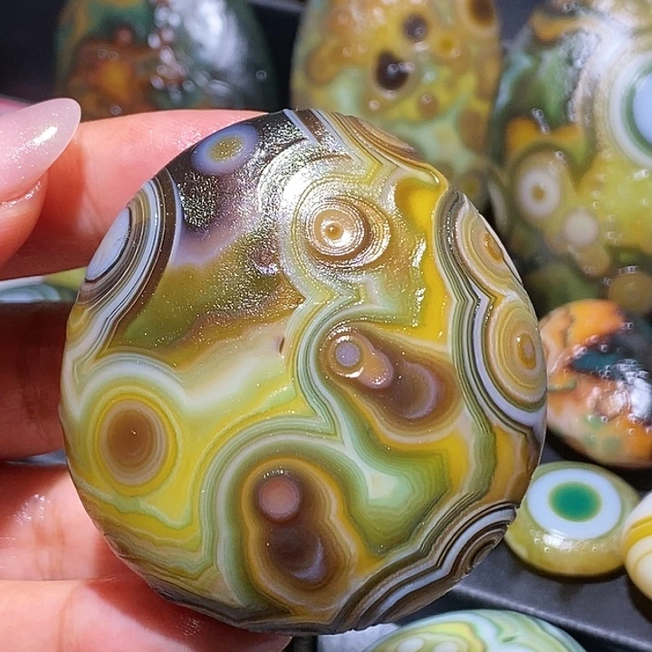 玛瑙/玉髓未镶嵌珠宝奇石92