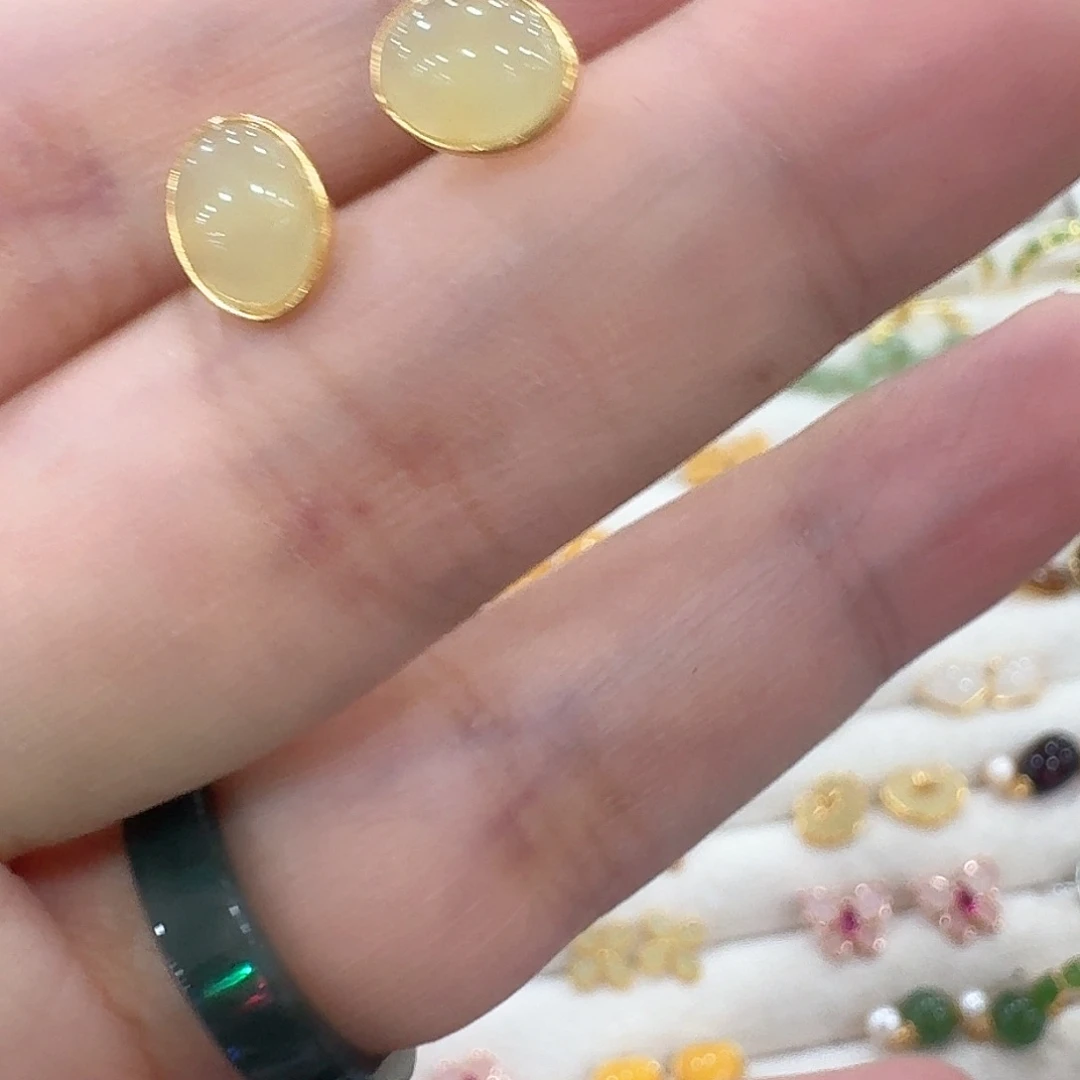 乐***吕和田玉（糖玉）未镶嵌颈饰