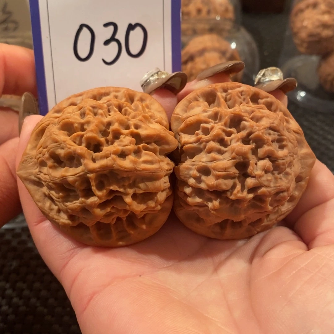 文玩核桃吊坠036官帽49尺全品