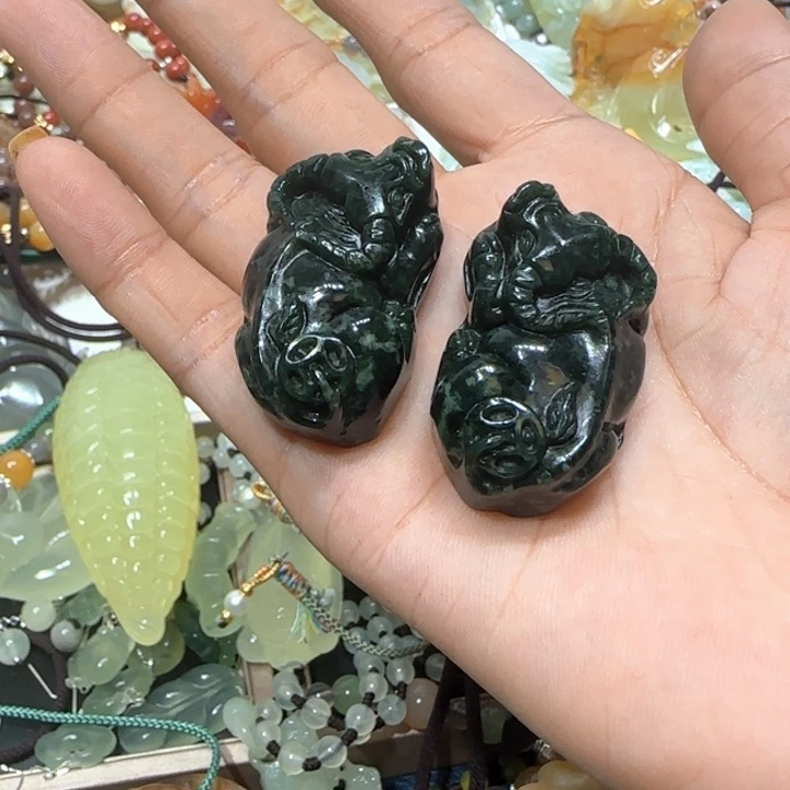 蛇纹石玉未镶嵌吊坠小****