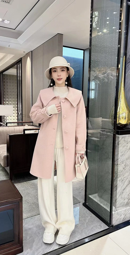 少女减龄洋气大衣