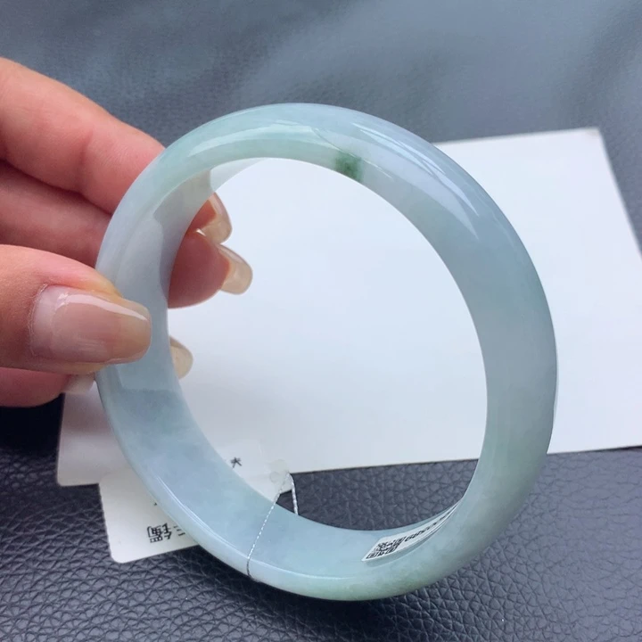 陌***开翡翠手镯未镶嵌天然翡翠手镯