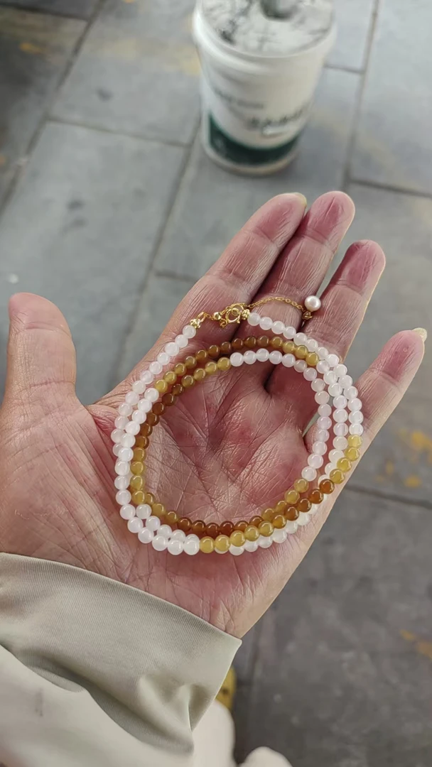 和田玉新疆料4mm项链。百搭款