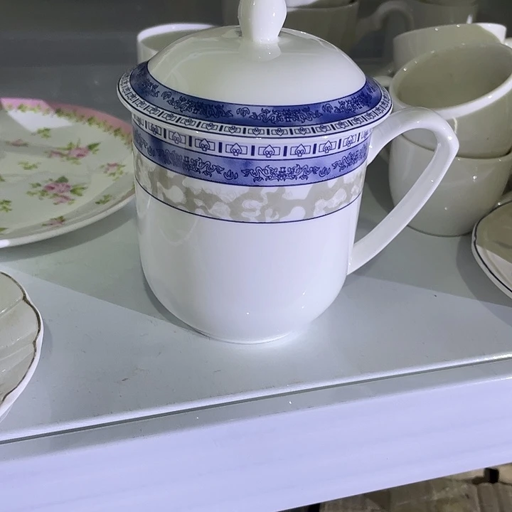 瓷片汉玉高骨瓷盖杯一个