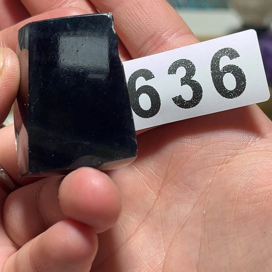 未镶嵌水晶大型摆件（非配饰）