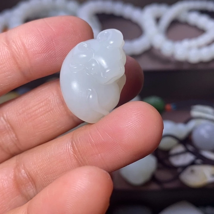 和田玉未镶嵌颈饰