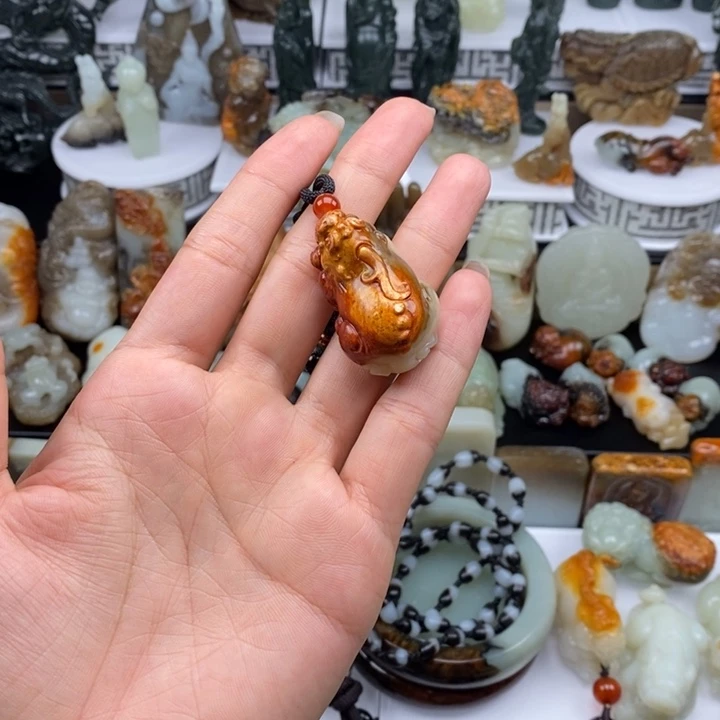 钢***爷和田玉未镶嵌颈饰