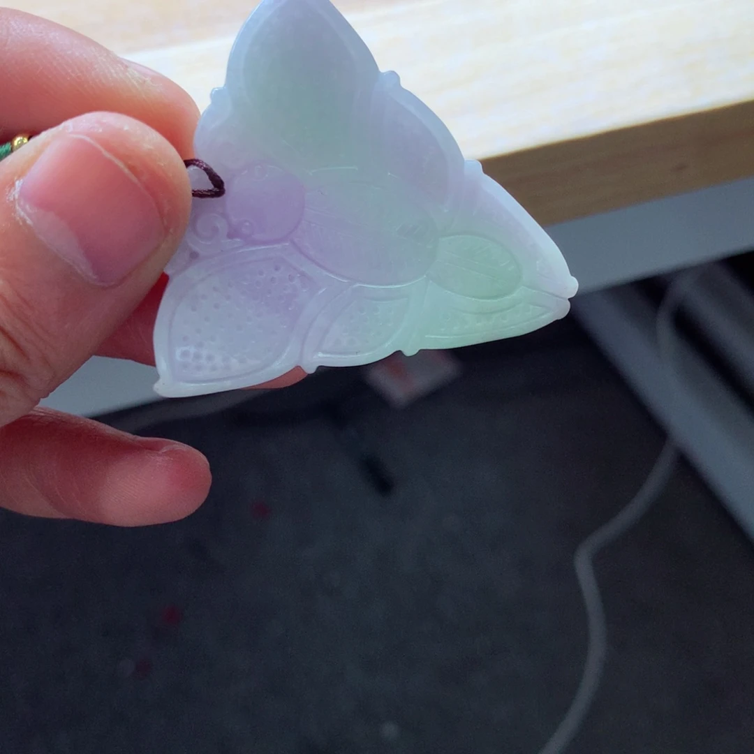 翡翠颈饰未镶嵌吊坠