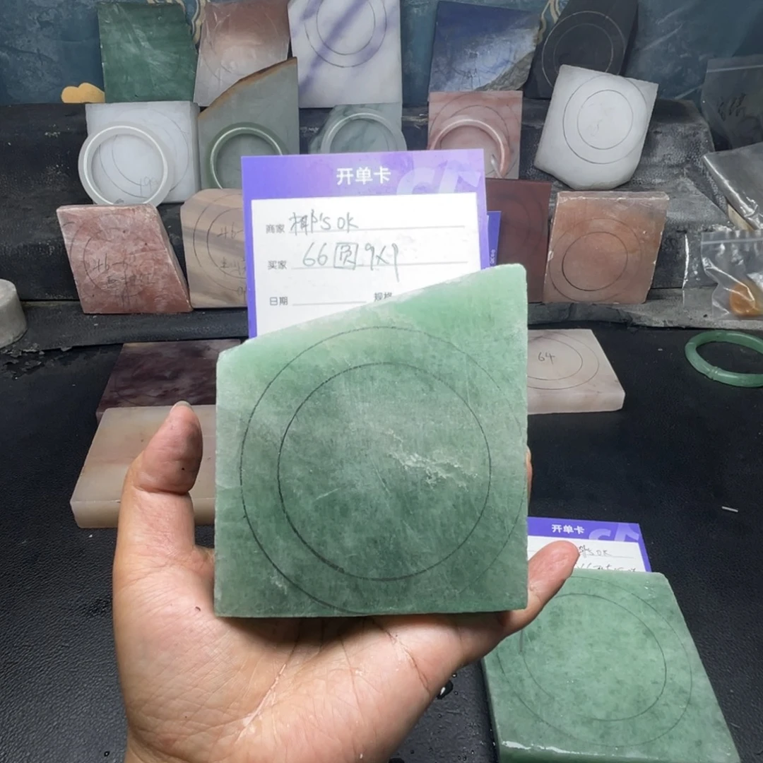 椰****未镶嵌手镯石英质玉（金丝玉）定制手镯