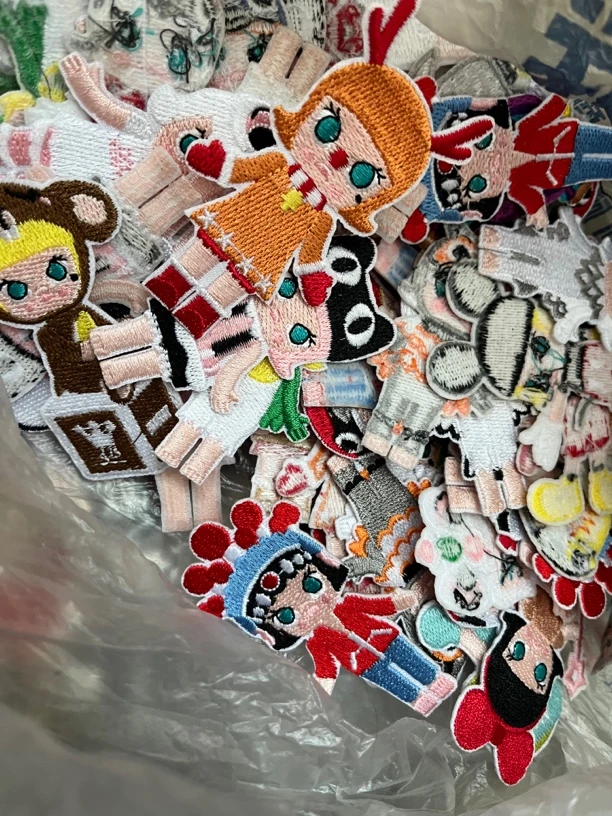 可爱卡通刺绣魔术贴衣服补丁重工花边面辅料华背包包装饰贴