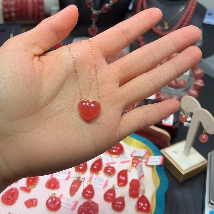 菱锰矿（红纹石）18K金镶嵌颈饰