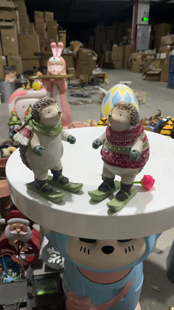 瓷创意树脂复古刺猬一对摆件