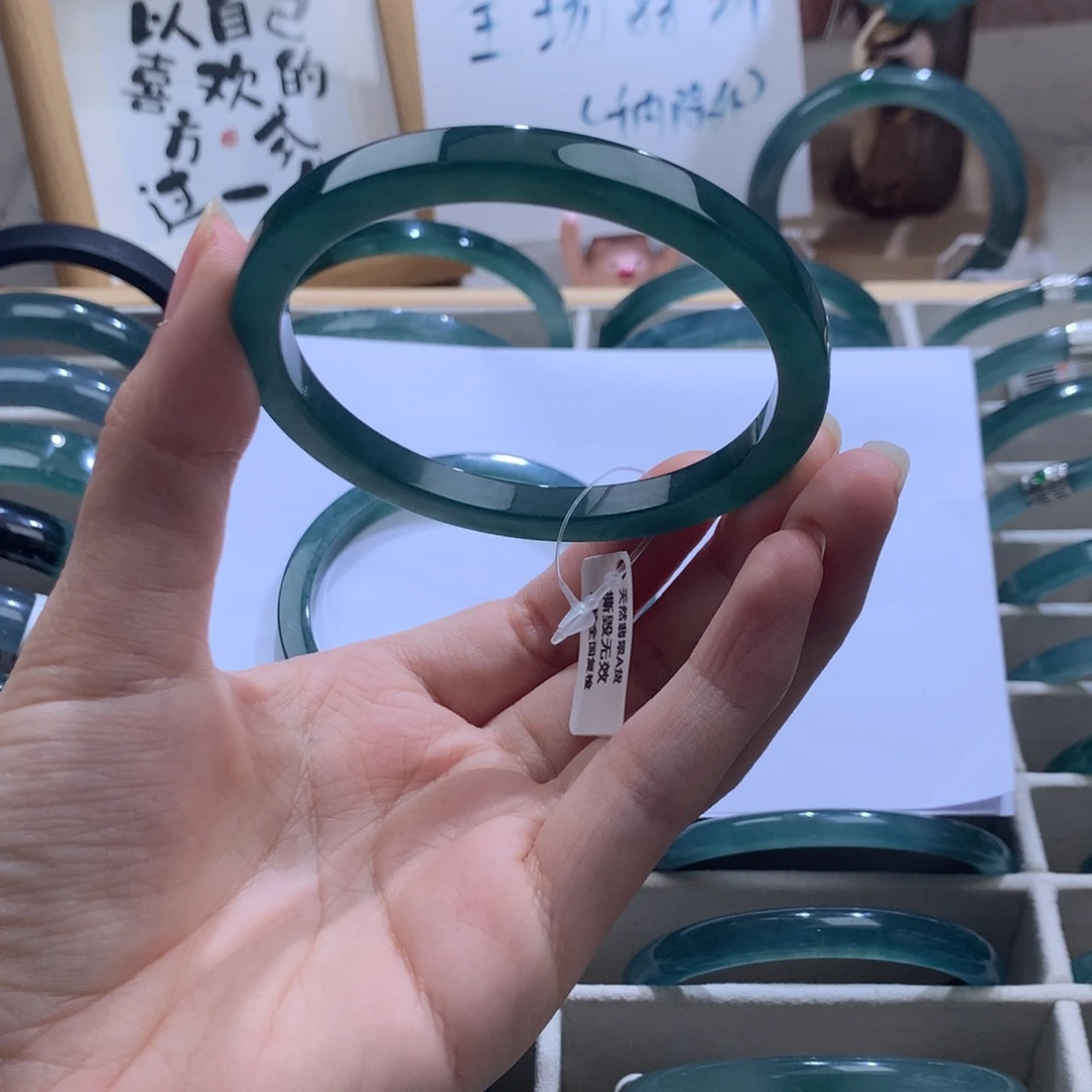 平***失未镶嵌手镯翡翠冰透手镯直接买断