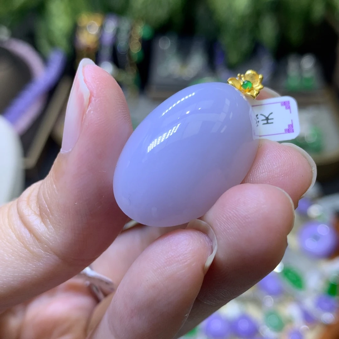 颈饰18K金镶嵌翡翠