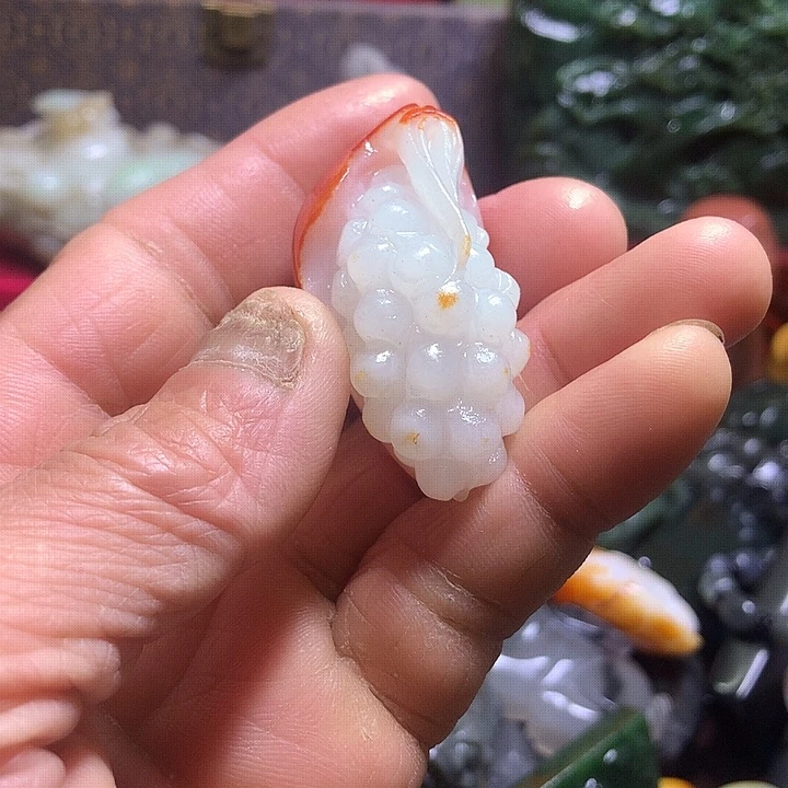 颈饰未镶嵌和田玉（糖玉）