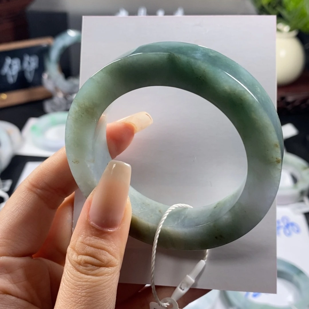 未镶嵌翡翠手镯定制翡翠基地质检发货